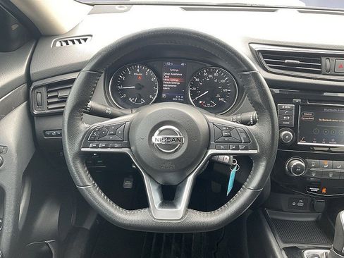 Used 2020 Nissan Rogue S w/ Special Edition Package image 9