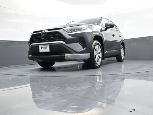 Used 2021 Toyota RAV4 LE AWD/4WD image 25