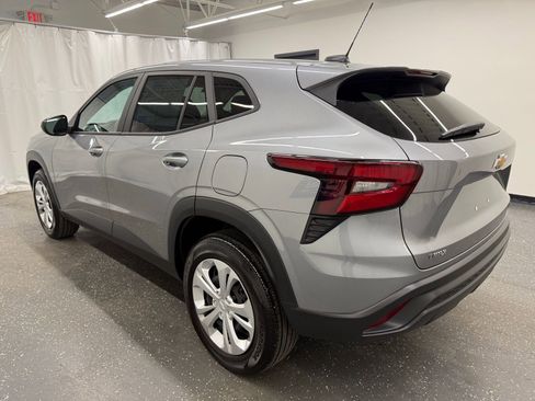 Used 2024 Chevrolet Trax LS image 3