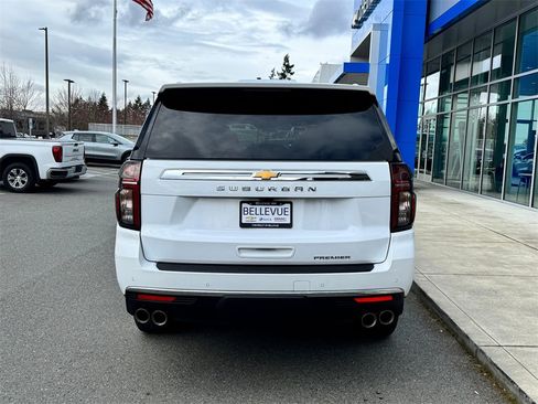 Used 2023 Chevrolet Suburban Premier image 4