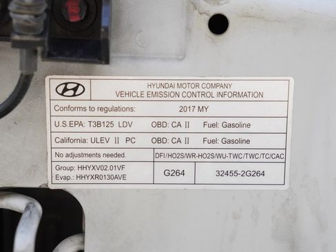 Used 2017 Hyundai Santa Fe Sport w/ 2.0T Ultimate Tech Package 05 image 31