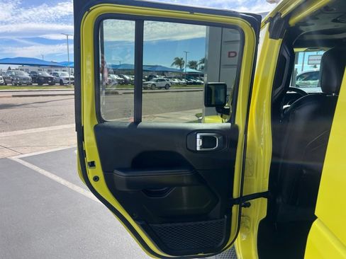 Used 2023 Jeep Wrangler Unlimited Sahara AWD/4WD image 35