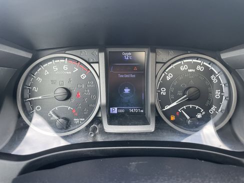 Used 2020 Toyota Tacoma TRD Sport image 19