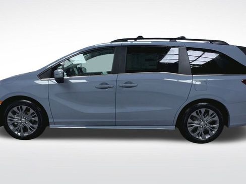New 2026 Honda Odyssey Touring image 5