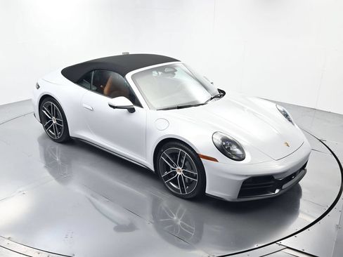 Certified 2026 Porsche 911 Carrera RWD image 40