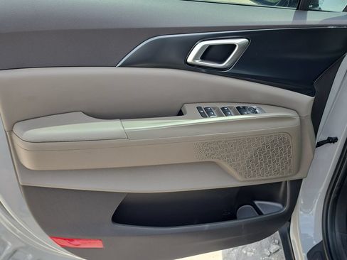 New 2027 Kia Carnival LX FWD image 18
