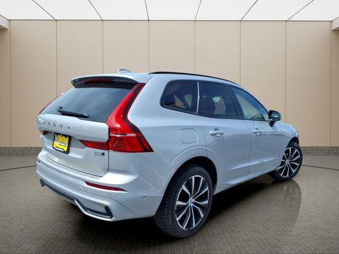 Used 2023 Volvo XC60 B5 Plus w/ Climate Package AWD/4WD image 8