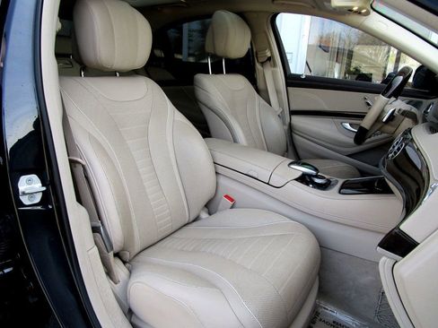 Used 2018 Mercedes-Benz S 560 4MATIC Sedan image 15