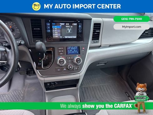 Used 2015 Toyota Sienna LE FWD image 18