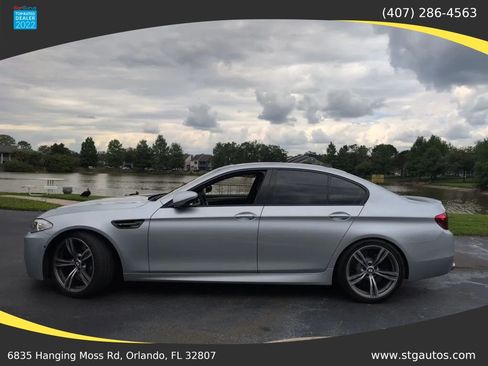 Used 2013 BMW M5 RWD image 2