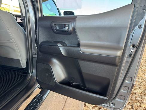 Used 2020 Toyota Tacoma SR image 22