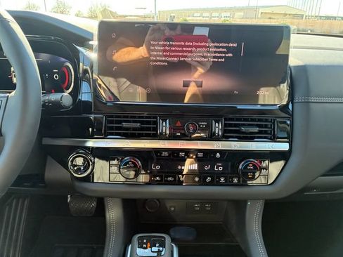 New 2026 Nissan Pathfinder Platinum FWD image 15