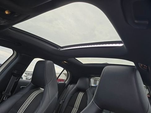 Used 2018 Mercedes-Benz GLA 250 4MATIC image 6