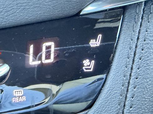 Certified 2022 Cadillac XT5 Sportv w/ Technology Package image 25