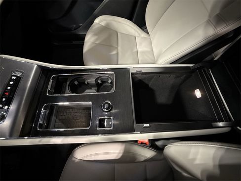 Used 2025 Lincoln Aviator Premiere w/ Jet Appearance Package image 23