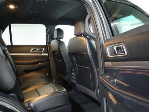 Used 2017 Ford Explorer Sport image 11