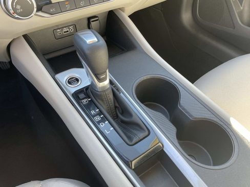 Used 2025 Nissan Altima 2.5 SV image 21