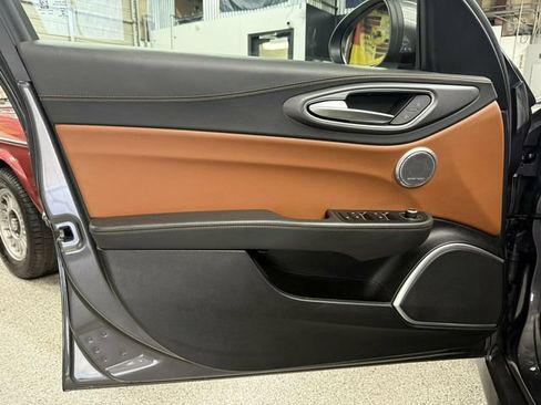 Used 2017 Alfa Romeo Giulia Ti w/ TI 19" Sport Package RWD image 19
