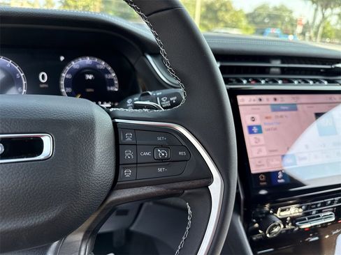 New 2025 Jeep Grand Cherokee L Limited w/ Luxury Tech Group II image 16