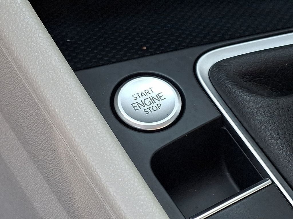 Certified 2023 Volkswagen Jetta SE FWD image 23