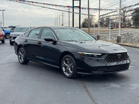 Used 2023 Honda Accord EX image 3