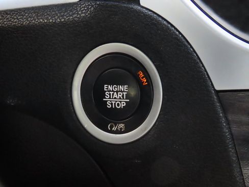 Used 2019 Chrysler 300 Touring L w/ Quick Order Package 22F image 27