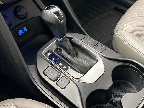 Used 2017 Hyundai Santa Fe SE Ultimate image 29