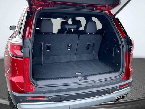 Used 2024 GMC Acadia Elevation w/ Luxury Package FWD image 5