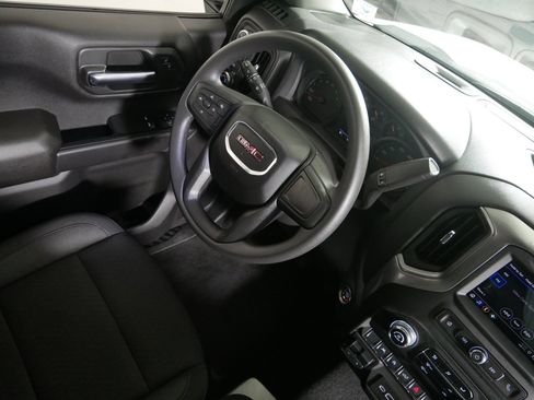 Used 2024 GMC Sierra 1500 Pro w/ Pro Value Package image 9