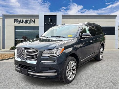 Certified 2024 Lincoln Navigator Reserve AWD/4WD image 3