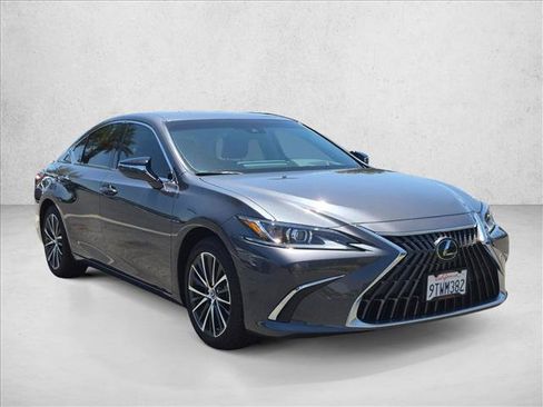 Used 2025 Lexus ES 300h w/ Premium Package FWD image 3