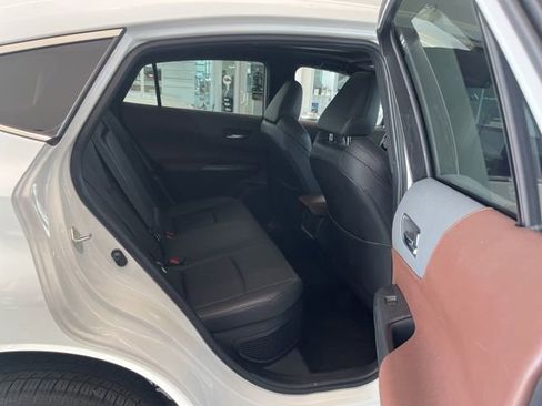 Used 2024 Toyota Venza Limited image 34