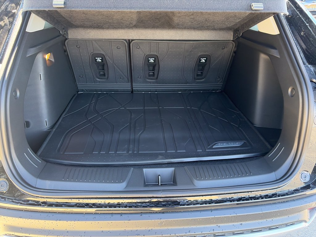 Used 2026 Chevrolet Trax LT w/ Sunroof Package FWD image 25