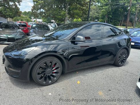 Used 2023 Tesla Model Y Performance AWD/4WD image 17