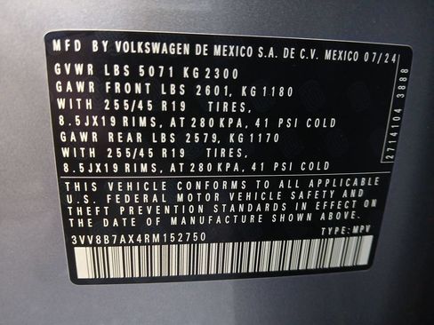 Used 2024 Volkswagen Tiguan SE R-Line AWD/4WD image 30