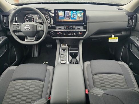 New 2026 Nissan Pathfinder SV image 9