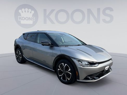 Used 2022 Kia EV6 Wind w/ Wind Technology Package AWD/4WD image 10