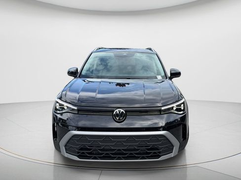 New 2026 Volkswagen Taos SE FWD image 3