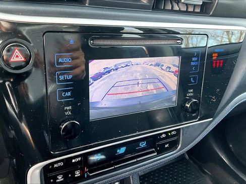 Used 2018 Toyota Corolla SE image 26