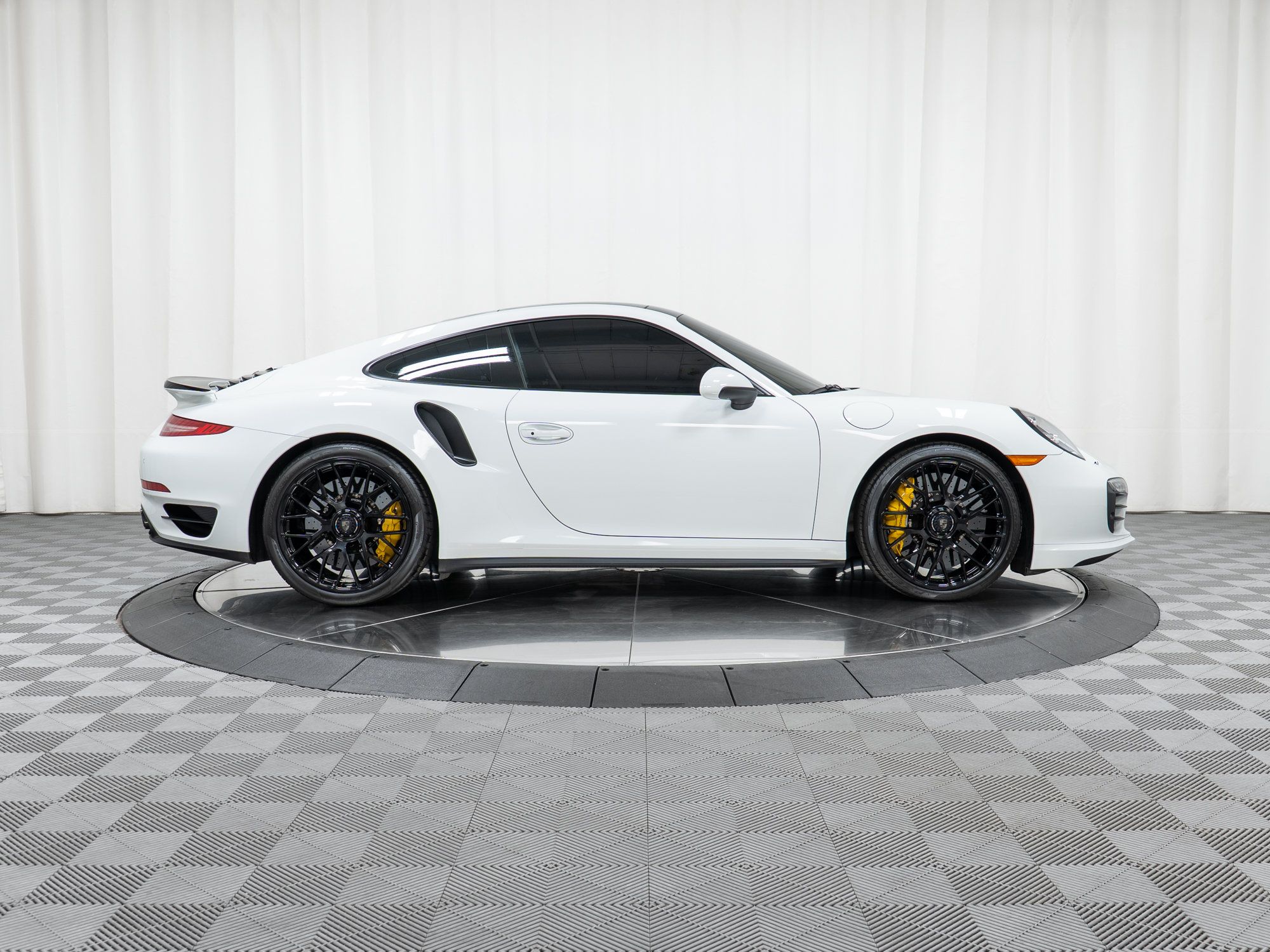 Certified 2014 Porsche 911 Turbo S AWD/4WD image 8