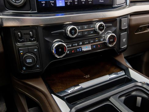 Used 2024 Ford F250 King Ranch w/ FX4 Off-Road Package AWD/4WD image 46