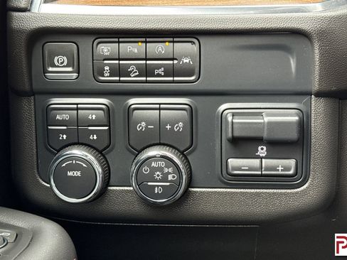 Certified 2025 Chevrolet Tahoe High Country w/ Sun And Tow Package image 33