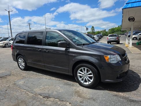 Used 2018 Dodge Grand Caravan SXT FWD image 6