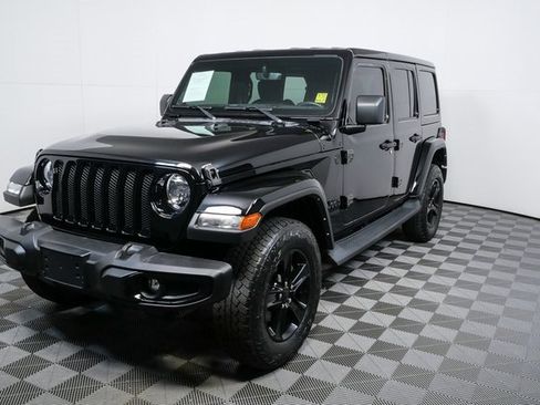 Used 2022 Jeep Wrangler Unlimited Sahara image 23