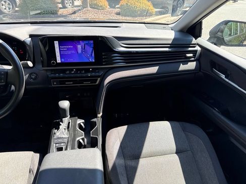 Used 2025 Toyota Camry LE FWD image 34