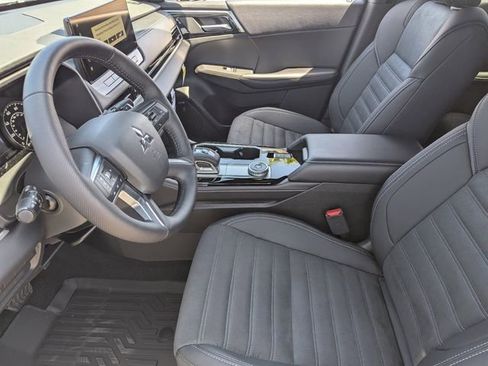 New 2026 Mitsubishi Outlander LE FWD image 13