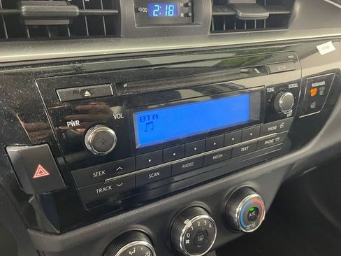 Used 2014 Toyota Corolla L image 7