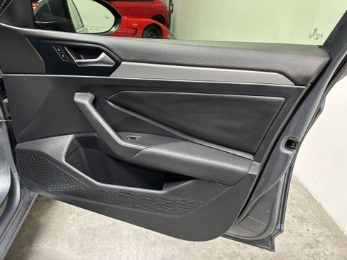 Used 2019 Volkswagen Jetta SE image 24