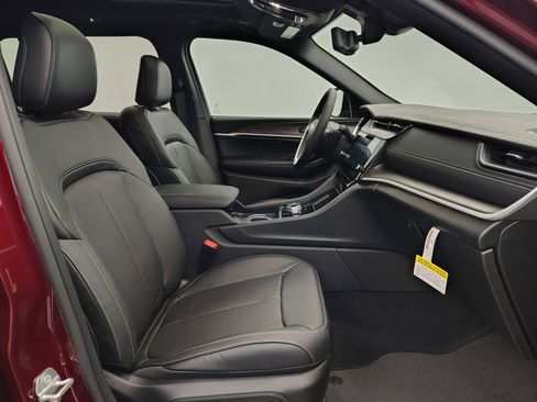 New 2026 Jeep Grand Cherokee L Limited AWD/4WD image 24
