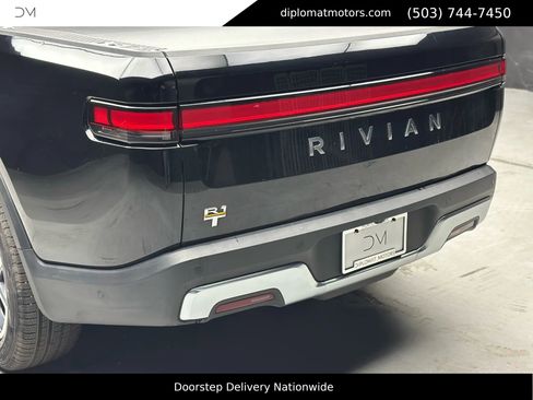 Used 2022 Rivian R1T Adventure image 15
